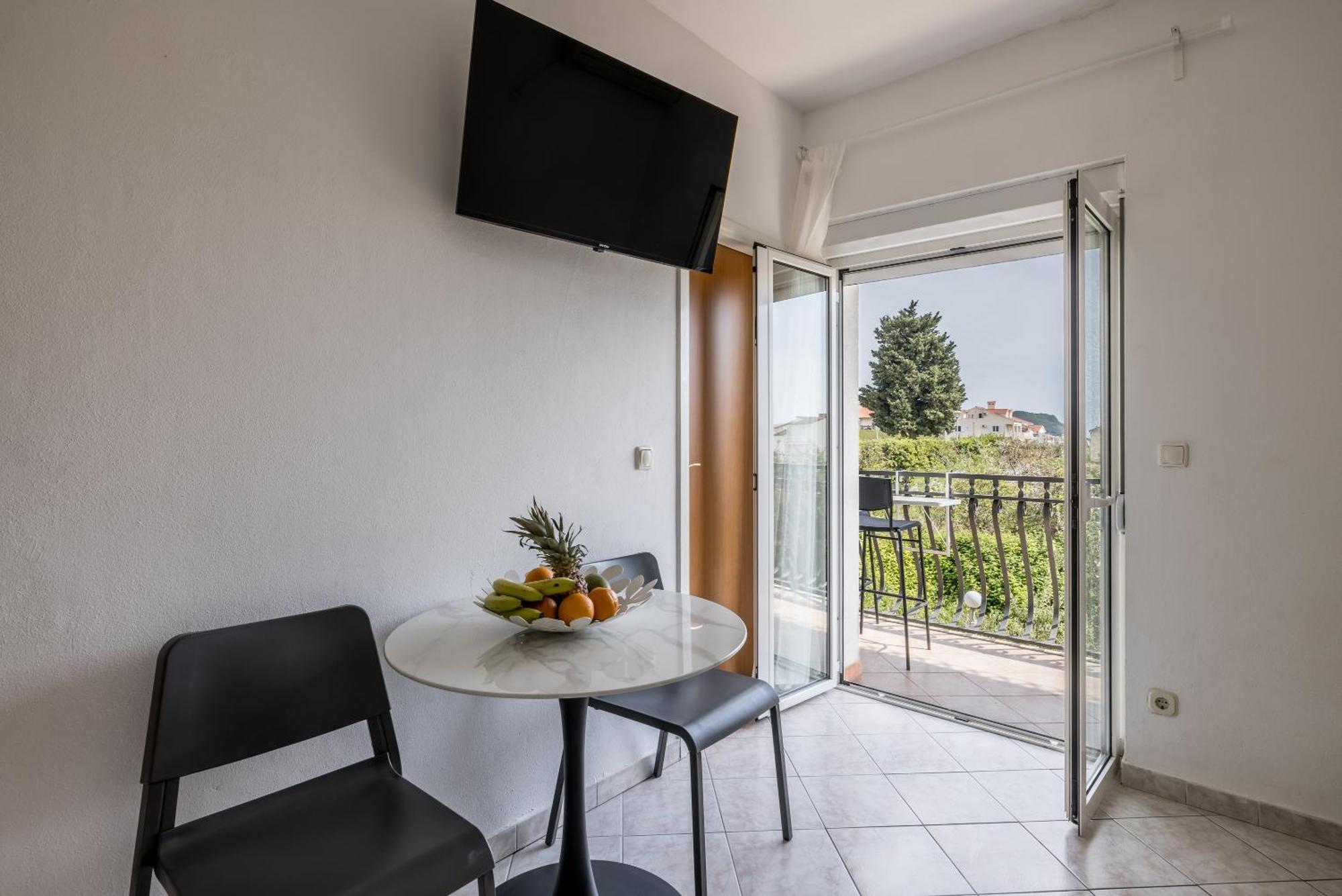 Mediterano Apartments Подстрана Экстерьер фото