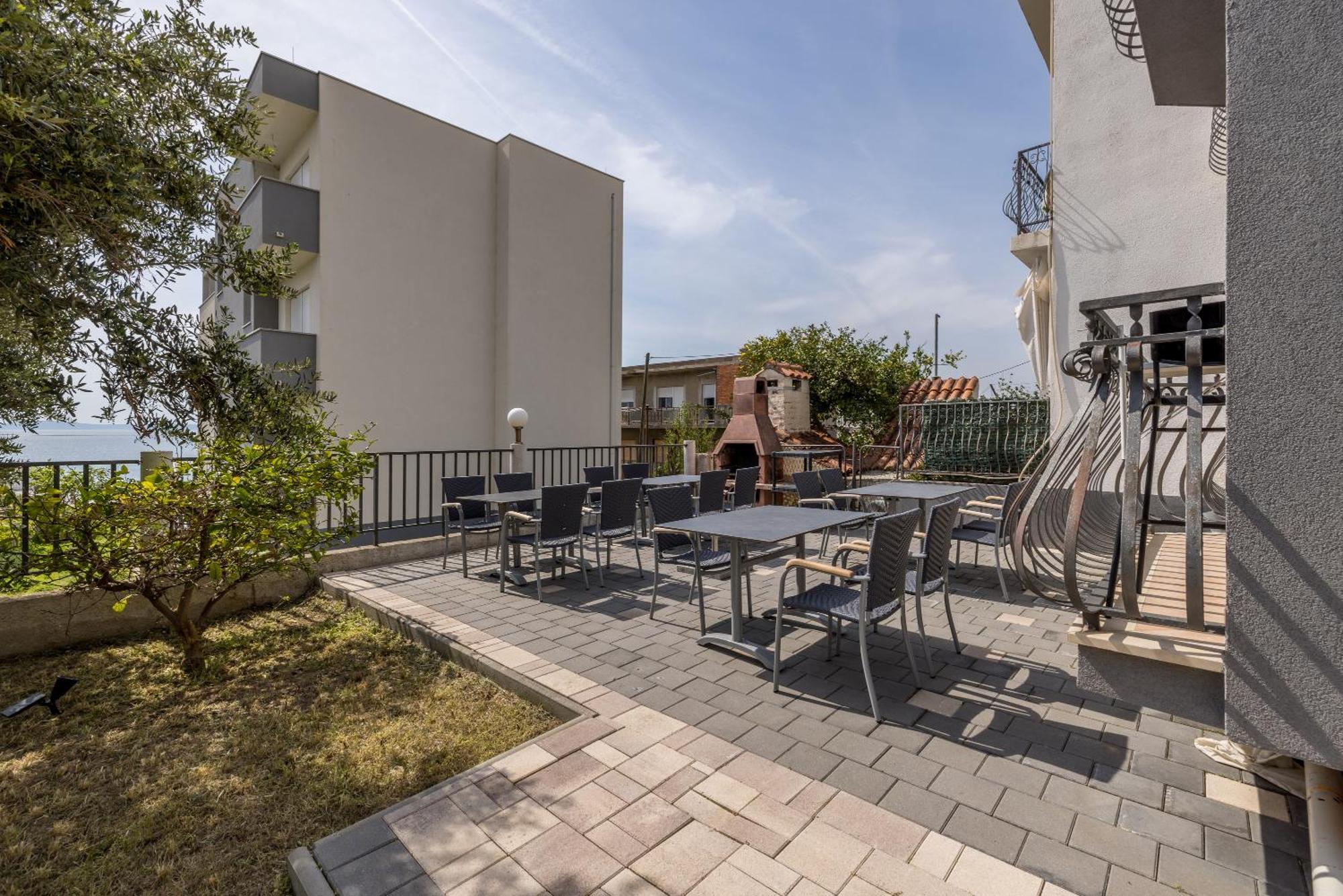 Mediterano Apartments Подстрана Экстерьер фото
