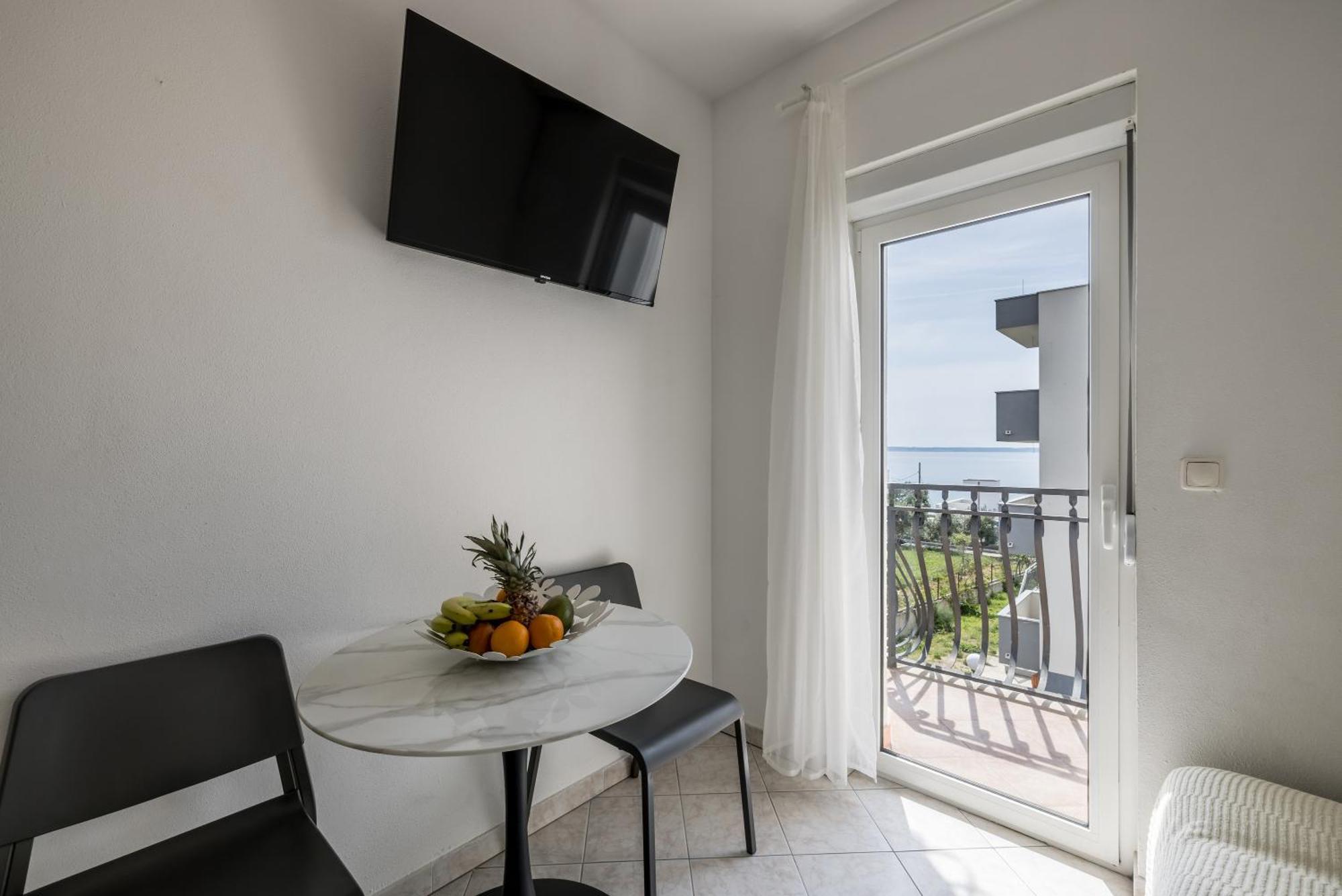 Mediterano Apartments Подстрана Экстерьер фото