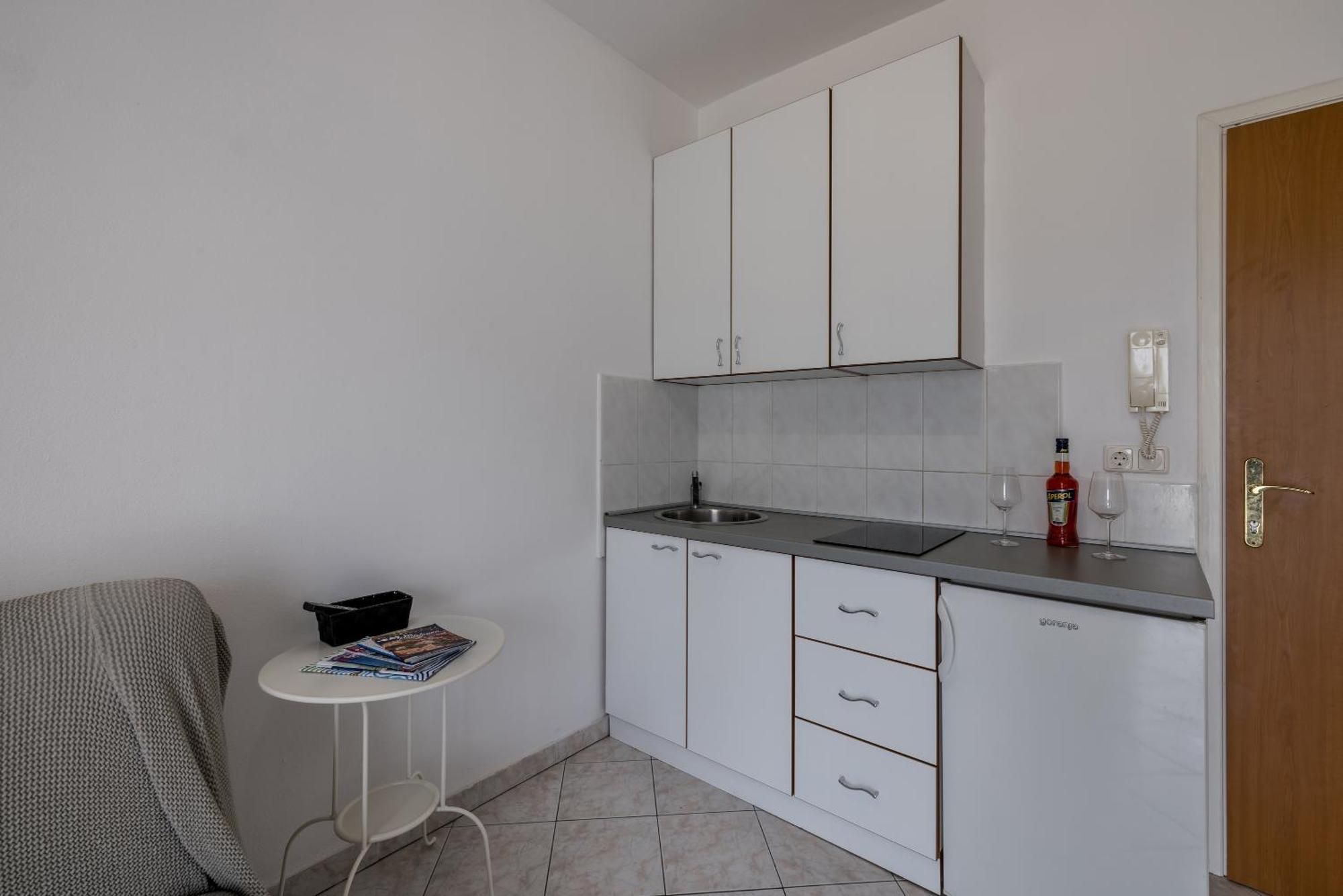 Mediterano Apartments Подстрана Экстерьер фото